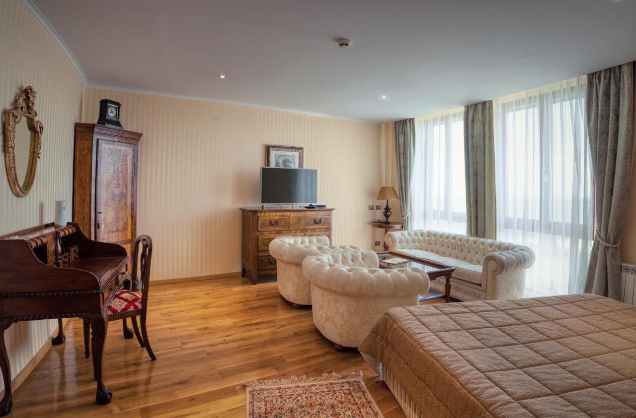 Hotel Soli Invicto Elenovo  Dış mekan fotoğraf