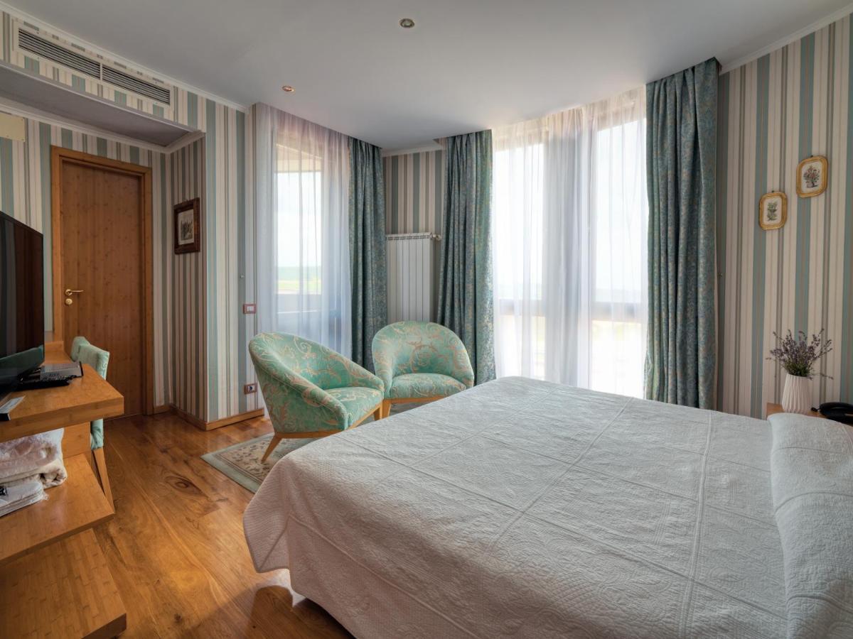 Hotel Soli Invicto Elenovo  Dış mekan fotoğraf